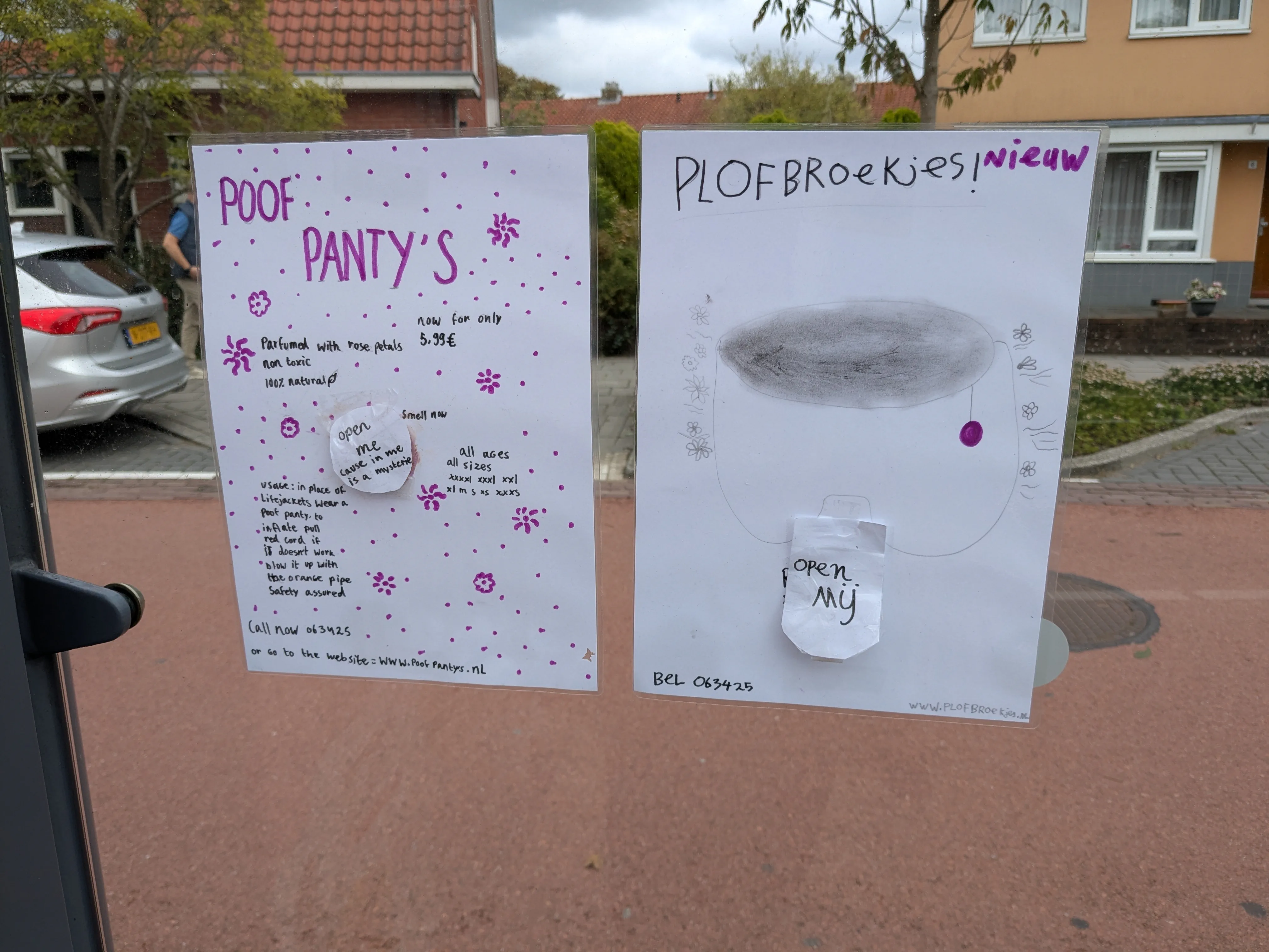 Plofbroekjes. Perfumed with rose petals.